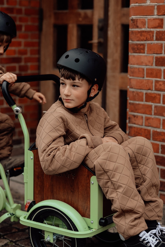 Chanty Cargo Kid - Grøn inkl. hjelm, flaskeholder, håndtag i 2 farver og ringklokke - BørnecyklerneChantyBørnecyklerneGrøn: BLC16 - GRNChanty Cargo Kid - Grøn inkl. hjelm, flaskeholder, håndtag i 2 farver og ringklokke