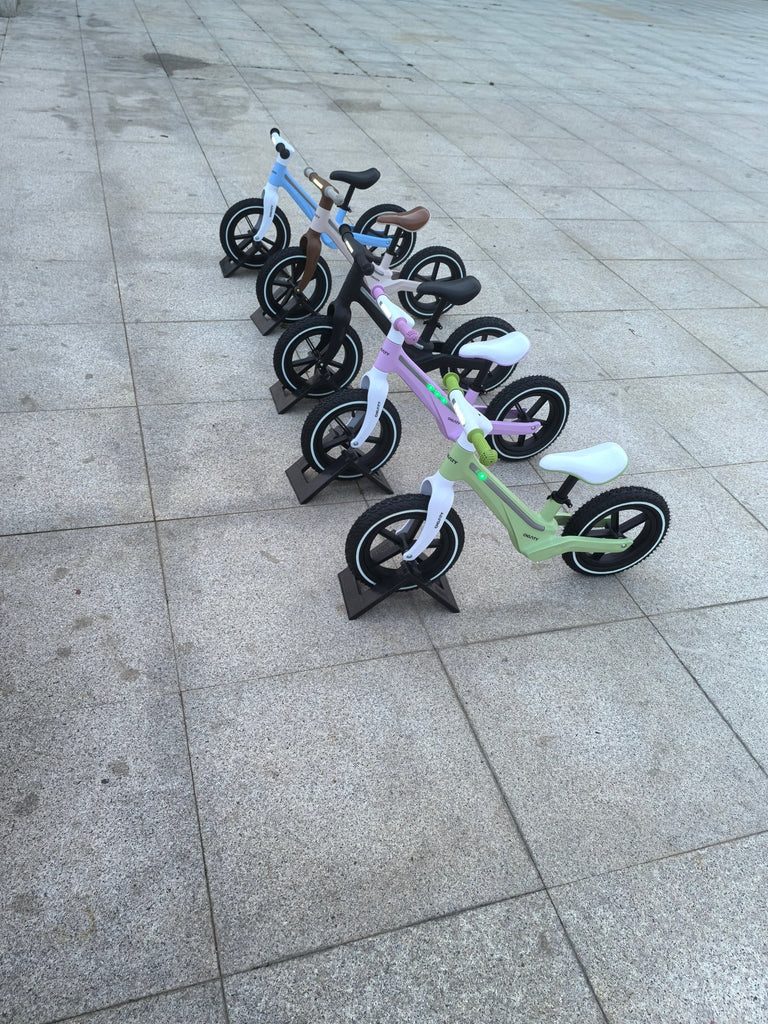 Løbecykel med Lys | LED - belysning | 2 - 6 År | Børnecyklerne - BørnecyklerneChantyBørnecyklerneLB - 12 - PINK5715518000028PinkLøbecykel med Lys | LED - belysning | 2 - 6 År | Børnecyklerne