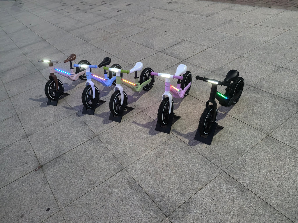 Løbecykel med Lys | LED - belysning | 2 - 6 År | Børnecyklerne - BørnecyklerneChantyBørnecyklerneLB - 12 - PINK5715518000028PinkLøbecykel med Lys | LED - belysning | 2 - 6 År | Børnecyklerne