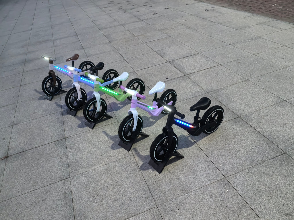 Løbecykel med Lys | LED - belysning | 2 - 6 År | Børnecyklerne - BørnecyklerneChantyBørnecyklerneLB - 12 - PINK5715518000028PinkLøbecykel med Lys | LED - belysning | 2 - 6 År | Børnecyklerne
